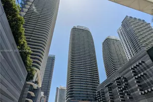 68 SE 6th St, Miami, FL 33131 - Photo 3