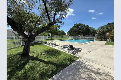 7808 NW 60th St, Tamarac, FL 33321 - Photo 13