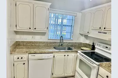 501 Blue Heron Dr #119-A, Hallandale Beach, FL 33009 - Photo 7