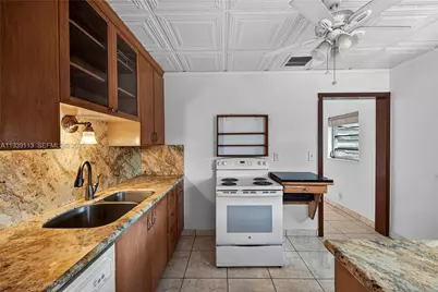 631 NE 56th Ct, Oakland Park, FL 33334 - Photo 5