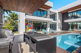 17050 NE 35th Ave, North Miami Beach, FL 33160 - Photo 7