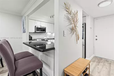 9001 Jacaranda #105, Plantation, FL 33324 - Photo 13