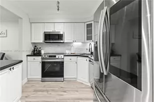 9001 Jacaranda, Plantation, FL 33324 - Photo 11