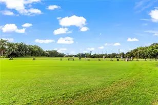 9001 Jacaranda, Plantation, FL 33324 - Photo 35