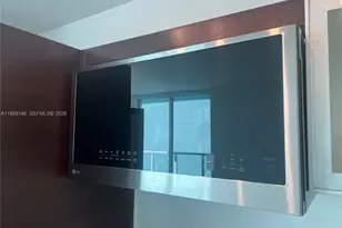 1900 N Bayshore Dr, Miami, FL 33132 - Photo 21