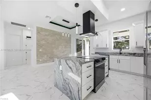 6050 N Moss Cir, Labelle, FL 33935 - Photo 11