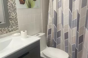 581 Blue Heron Dr, Hallandale Beach, FL 33009 - Photo 17