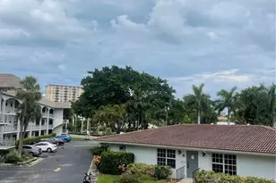 581 Blue Heron Dr, Hallandale Beach, FL 33009 - Photo 5