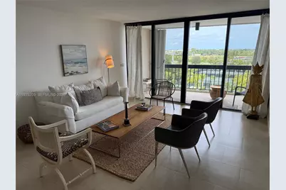 2425 Presidential Way #703, West Palm Beach, FL 33401 - Photo 1