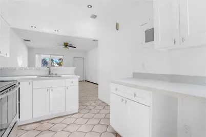 137 NE 1st Ct #a, Dania Beach, FL 33004 - Photo 3