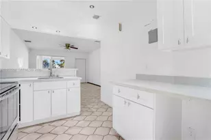 137 NE 1st Ct, Dania Beach, FL 33004 - Photo 3