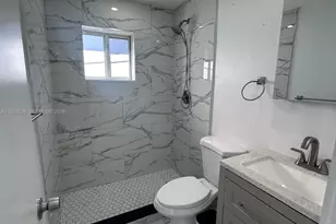 650 SE 1st Pl, Hialeah, FL 33010 - Photo 13