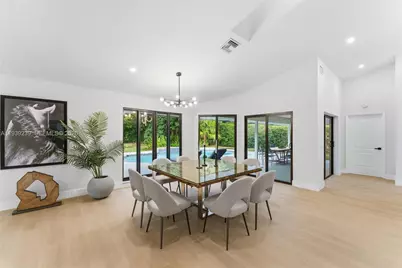 2 Dunbar Rd, Palm Beach Gardens, FL 33418 - Photo 11