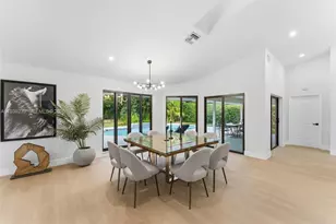 2 Dunbar Rd, Palm Beach Gardens, FL 33418 - Photo 11