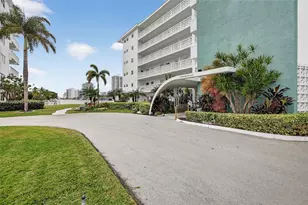 3209 S Ocean Dr, Hallandale Beach, FL 33009 - Photo 69