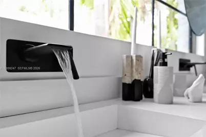 2500 Bayview Dr, Fort Lauderdale, FL 33305 - Photo 21