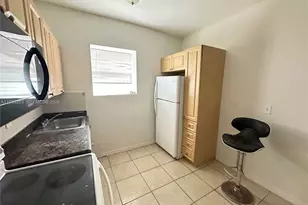 1021 NW 3rd St, Miami, FL 33128 - Photo 7