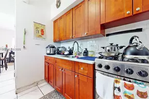 2499 SW 27th St, Miami, FL 33133 - Photo 9