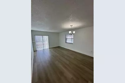 1015 NW 45th Ave #101, Miami, FL 33126 - Photo 5