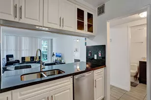 3725 S Ocean Dr, Hollywood, FL 33019 - Photo 21