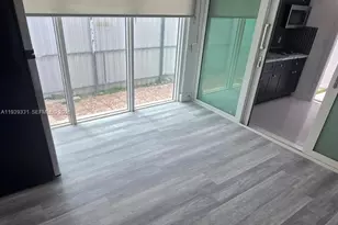 265 W 53rd Terrace, Hialeah, FL 33012 - Photo 9