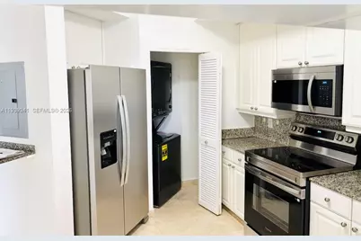 888 Brickell Key #2510, Miami, FL 33131 - Photo 23