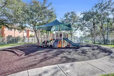 9175 NW 40th Pl, Sunrise, FL 33351 - Photo 45