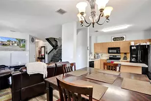 9175 NW 40th Pl, Sunrise, FL 33351 - Photo 11