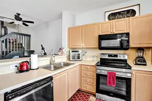 9175 NW 40th Pl, Sunrise, FL 33351 - Photo 13