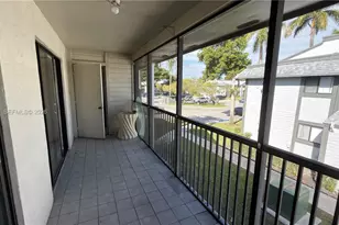 468 NE 206th Ln, Miami, FL 33179 - Photo 13