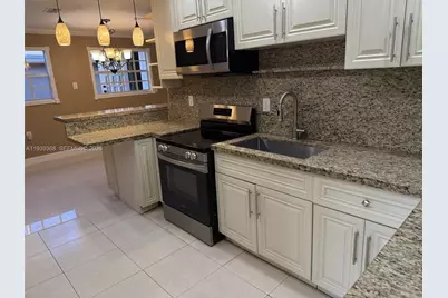 8071 SW 24th Pl, Miramar, FL 33025 - Photo 5