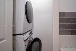 17505 NW 67th Pl, Hialeah, FL 33015 - Photo 15