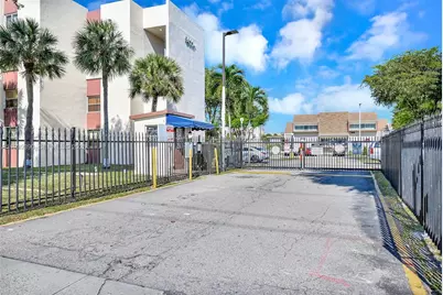 9441 SW 4th St #309, Miami, FL 33174 - Photo 37