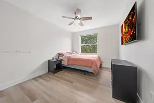171 NW 151st Ave, Pembroke Pines, FL 33028 - Photo 17