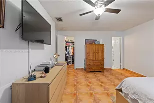 8480 SW 156th Pl, Miami, FL 33193 - Photo 9