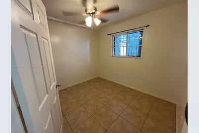 5300 W 21st Ct #112, Hialeah, FL 33016 - Photo 9