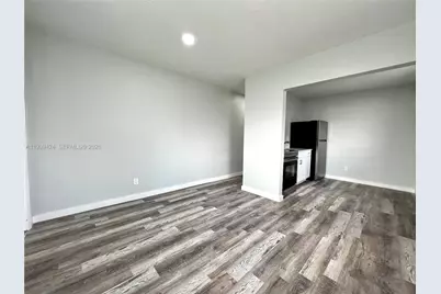 805 NW 7th Ave #2, Hallandale Beach, FL 33009 - Photo 5