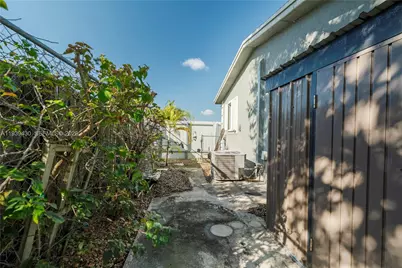 20731 NW 32nd Pl, Miami Gardens, FL 33056 - Photo 15