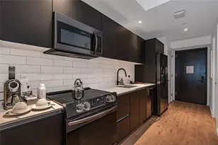 398 NE 5th St, Miami, FL 33132 - Photo 19