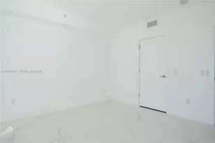 1080 Brickell Ave, Miami, FL 33131 - Photo 11