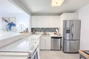 3301 N Country Club Dr, Aventura, FL 33180 - Photo 7