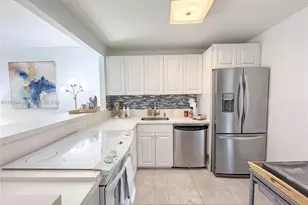 3301 N Country Club Dr, Aventura, FL 33180 - Photo 3