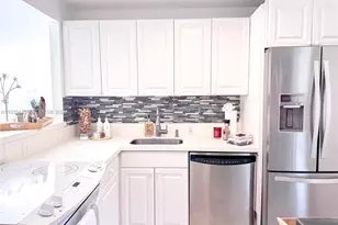 3301 N Country Club Dr, Aventura, FL 33180 - Photo 5