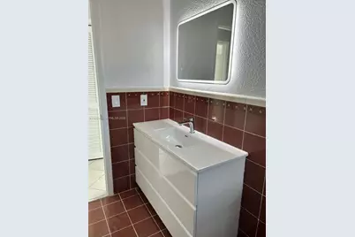 948 E 47th St #948 A, Hialeah, FL 33013 - Photo 5