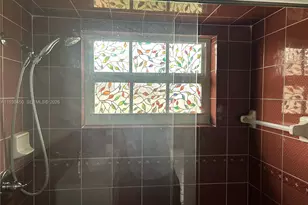 948 E 47th St, Hialeah, FL 33013 - Photo 9