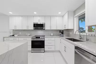 250 S Hollybrook Ter #306, Pembroke Pines, FL 33025 - Photo 11