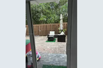 10788 NW 74th Ln, Doral, FL 33178 - Photo 9