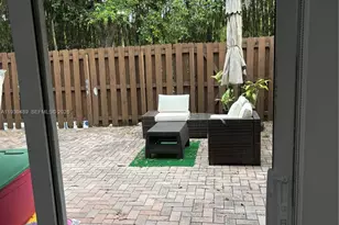 10788 NW 74th Ln, Doral, FL 33178 - Photo 9