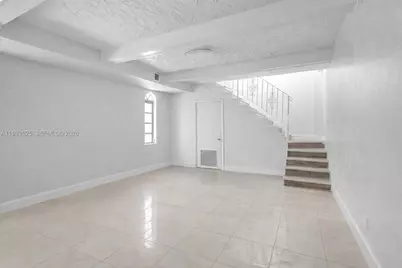 10981 SW 44th St, Miami, FL 33165 - Photo 15