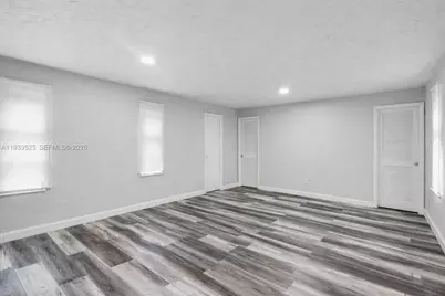 10981 SW 44th St, Miami, FL 33165 - Photo 17